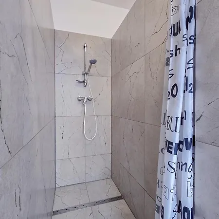 Dizzy Daisy Ostello Breslavia