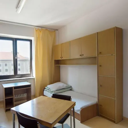 Hostel Dizzy Daisy *